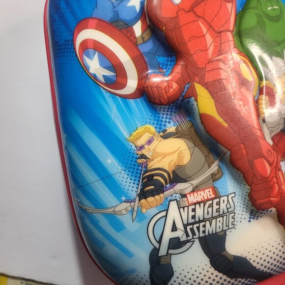Marvel Avengers Hardside Rolling Luggage for Kids - Picture 2 of 10